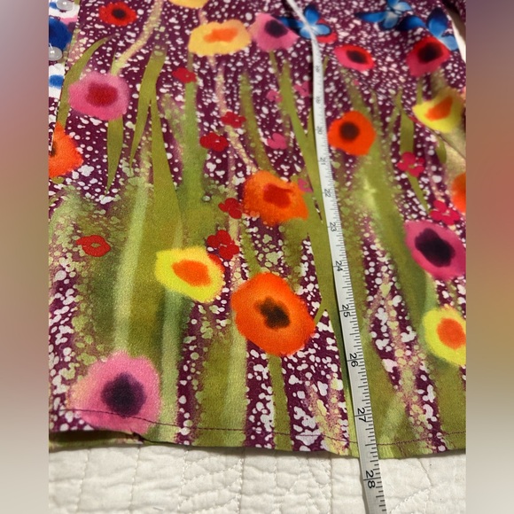 Pretty Spring Button Down Blouse - Picture 9 of 10